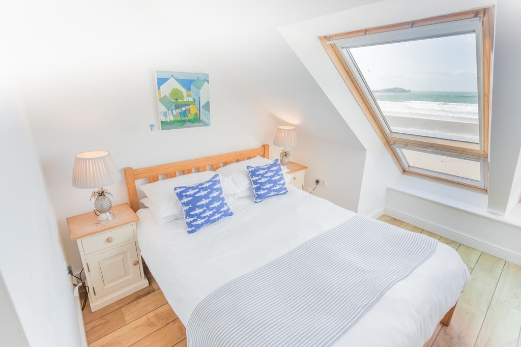 Tolcarne Beach Apartments New Quay Екстериор снимка